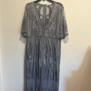 Lace dress with v neck and zipper